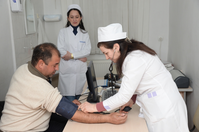 nesimide-ehalinin-tibbi-muayinesi-davam-edir